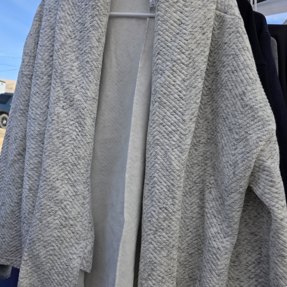 Fabletics Light Gray Quilted Open-Front Cape Sweater